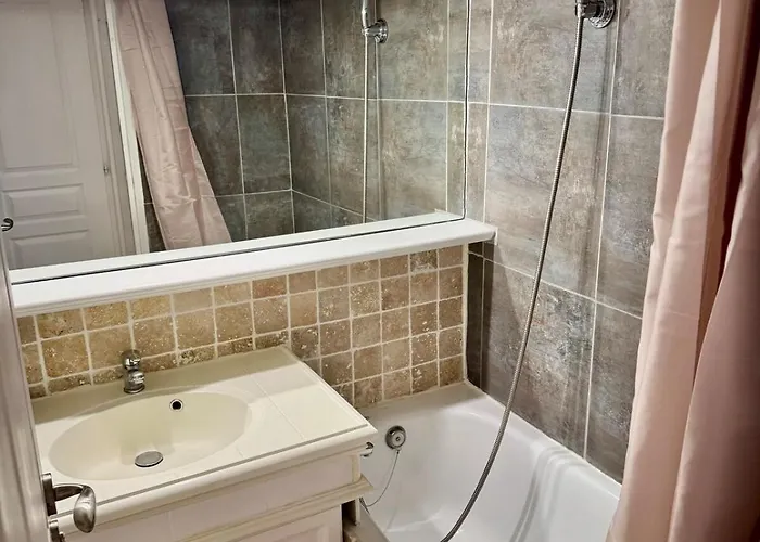 Casa Lamezia - T2 Glycines 2057 - Les Restanques Apartment *